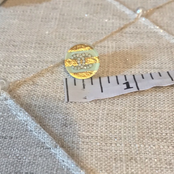 Chanel CC resin button earrings - Picture 8 of 10